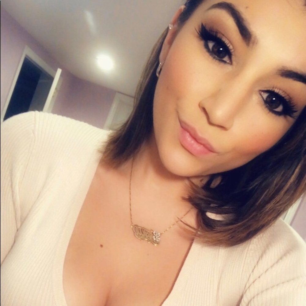 Meet your Posher, Leslie